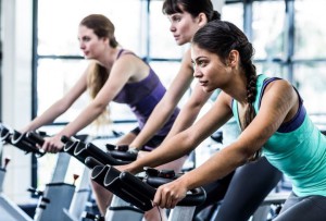 Beneficios de practicar deporte en una residencia de estudiantes como el spinning