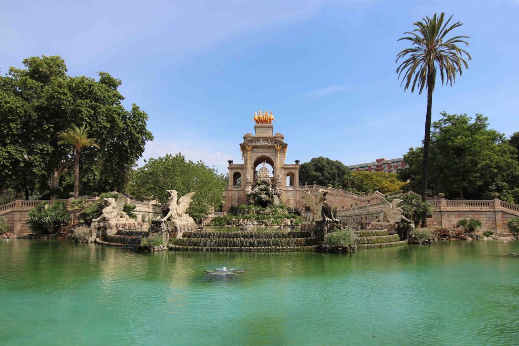 La primavera en Barcelona nos da escenarios tan espectaculares como el del Parc de la Ciutadella florido