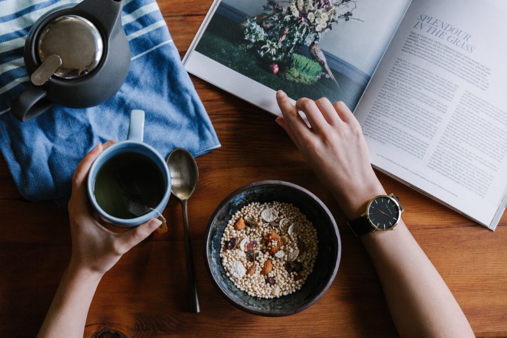 ¿Sabes de qué se deben componer los desayunos energéticos para universitarios?