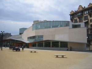 Bibliotecas en Barcelona abiertas en agosto: Jaume Fuster