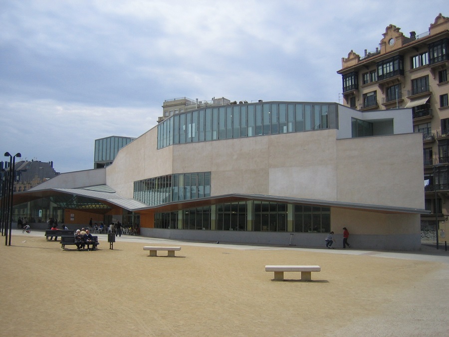 Bibliotecas de Barcelona abiertas en agosto: Jaume Fuster