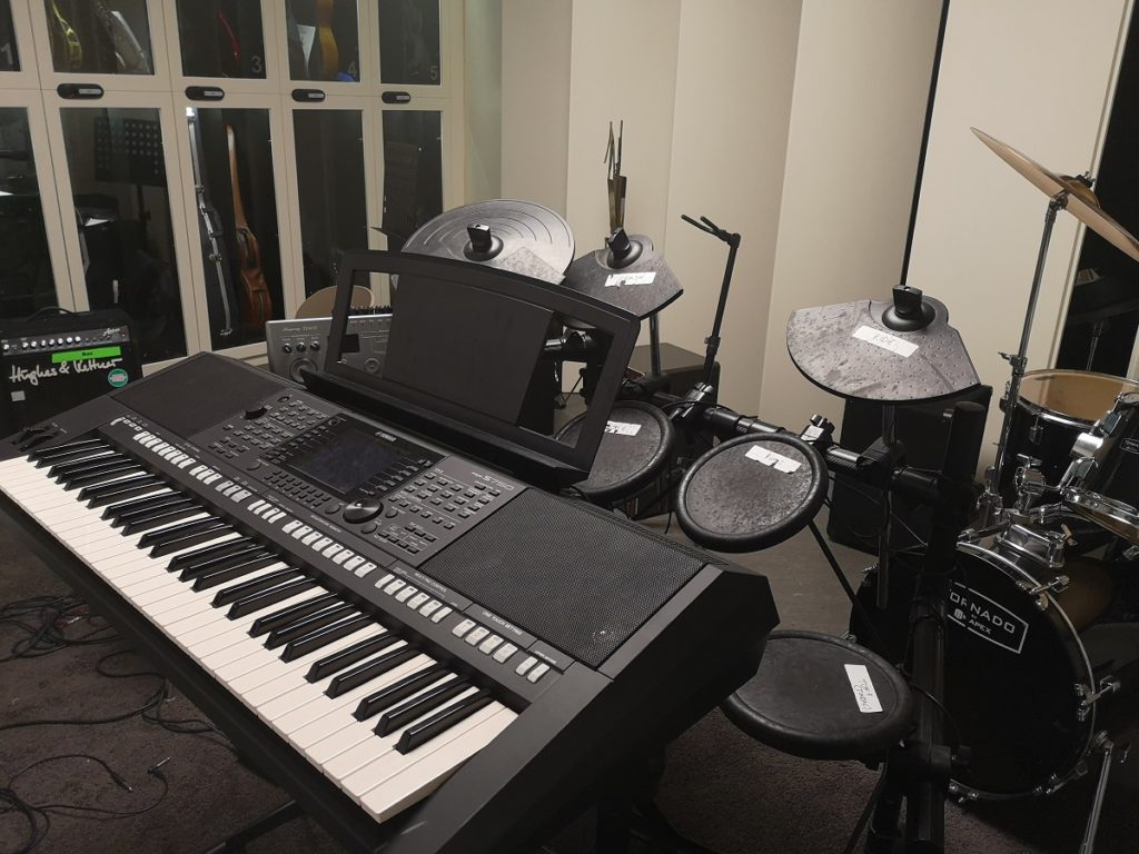 La sala de música de la Residencia Universitaria Sarrià en Barcelona es única. Descubre por qué disfrutando de sus instalaciones